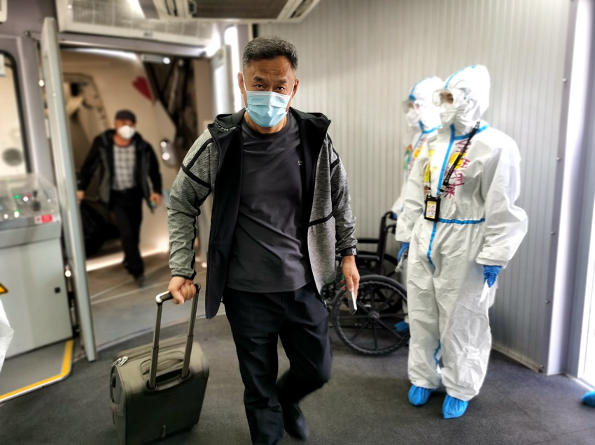 旅客有序登機