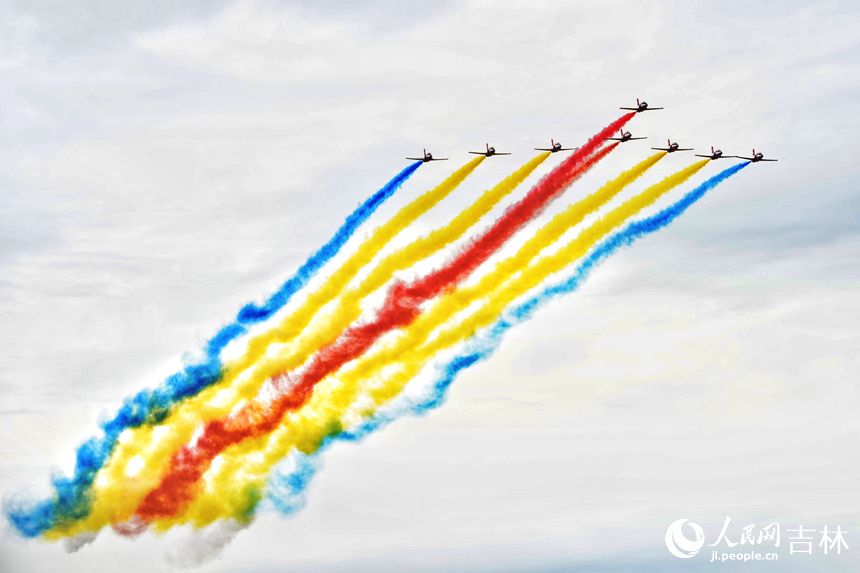 8月26日，“2022年空軍航空開放活動·長春航空展”正式開幕。人民網 李洋 攝