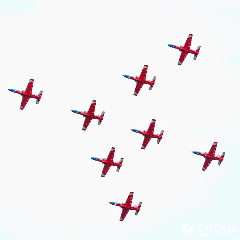 8月26日，“2022年空軍航空開放活動·長春航空展”正式開幕。人民網 李洋 攝