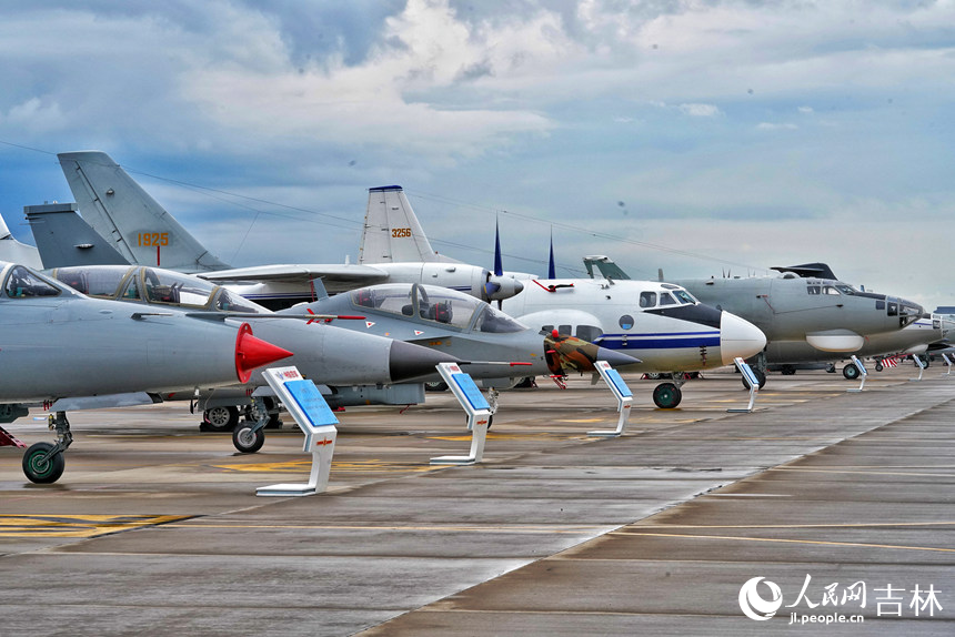8月26日，“2022年空軍航空開放活動·長春航空展”正式開幕。人民網 李洋 攝