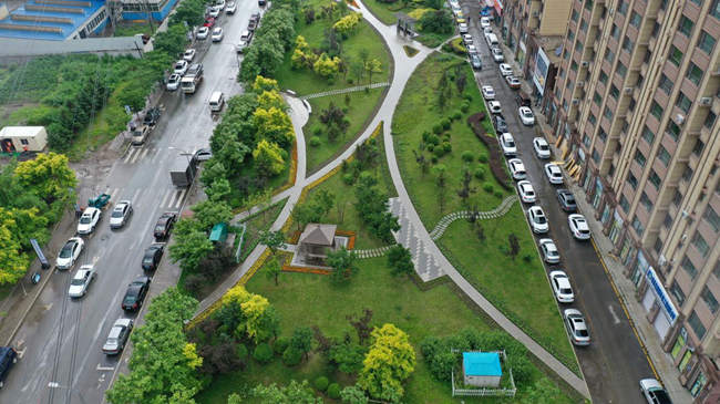 長春市口袋公園見縫插綠。（長春市綠園區園林處供圖）