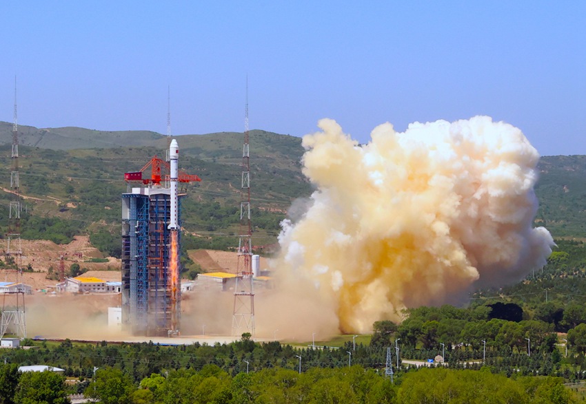 吉林衛星 一箭5星。張磊 攝