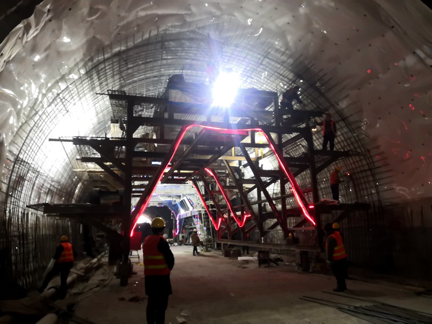 煙長高速公路建設緊張施工中。吉高集團供圖