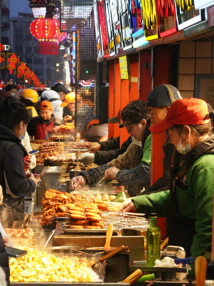長春市餐飲消費業態復蘇跡象顯著。人民網 李洋攝