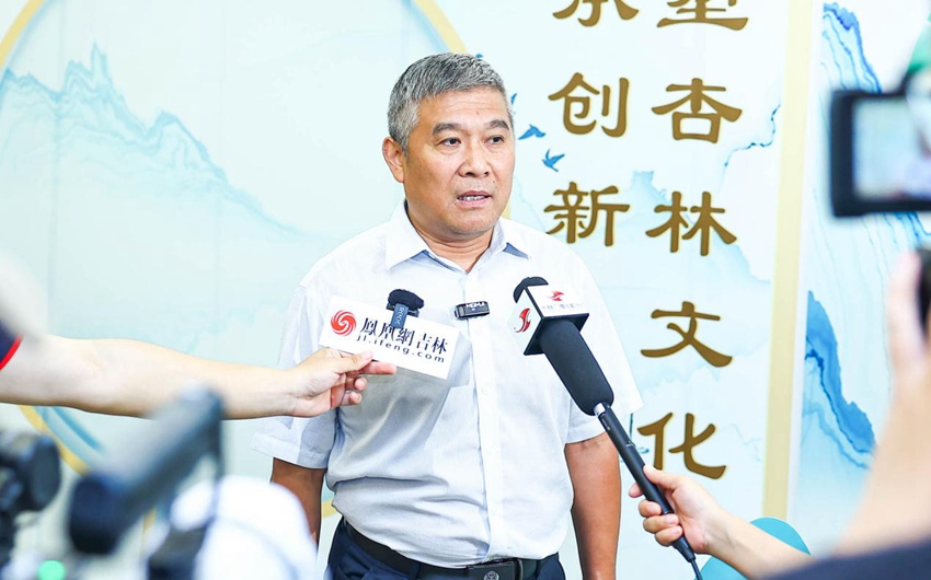 長春中醫藥大學附屬第三臨床醫院副院長朱國琪接受媒體采訪。（王振東 攝）