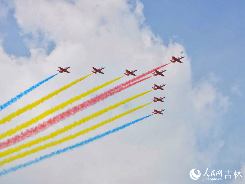 2023年空軍航空開放活動·長春航空展開幕。人民網記者 李洋攝