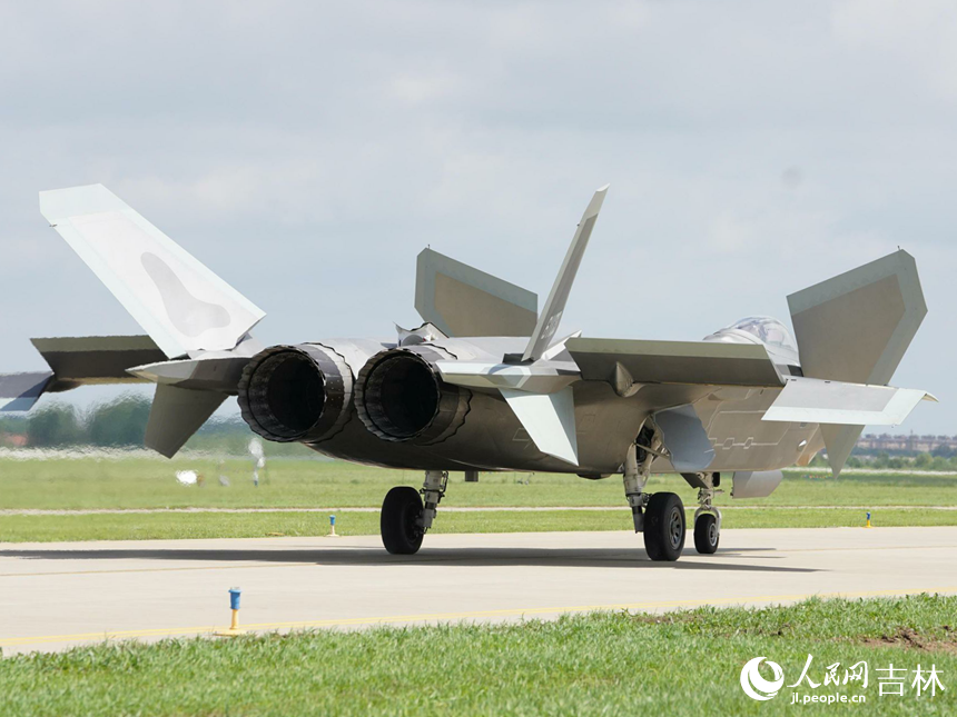 2023年空軍航空開放活動·長春航空展開幕。人民網記者 李洋攝