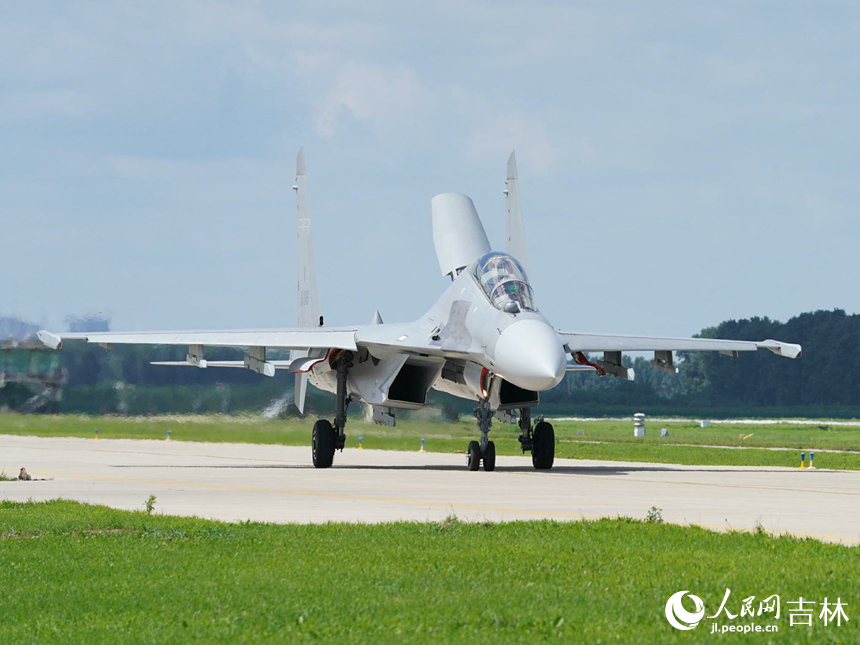 2023年空軍航空開放活動·長春航空展開幕。人民網記者 李洋攝
