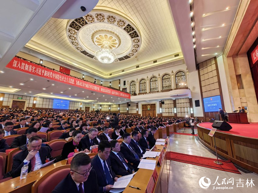 1月10日，長春市第十六屆人民代表大會第三次會議開幕。人民網記者李洋攝