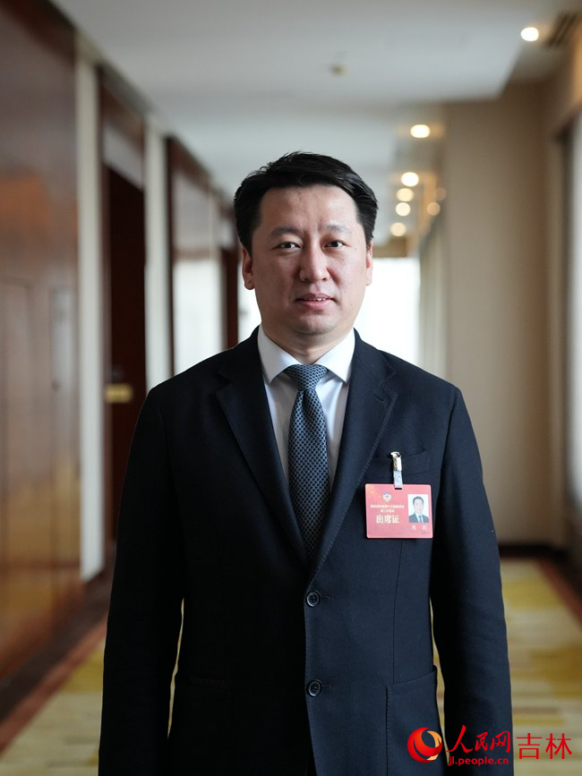 吉林省政協委員、遼源市顯順琵琶學校校長周劍。人民網記者 李洋攝
