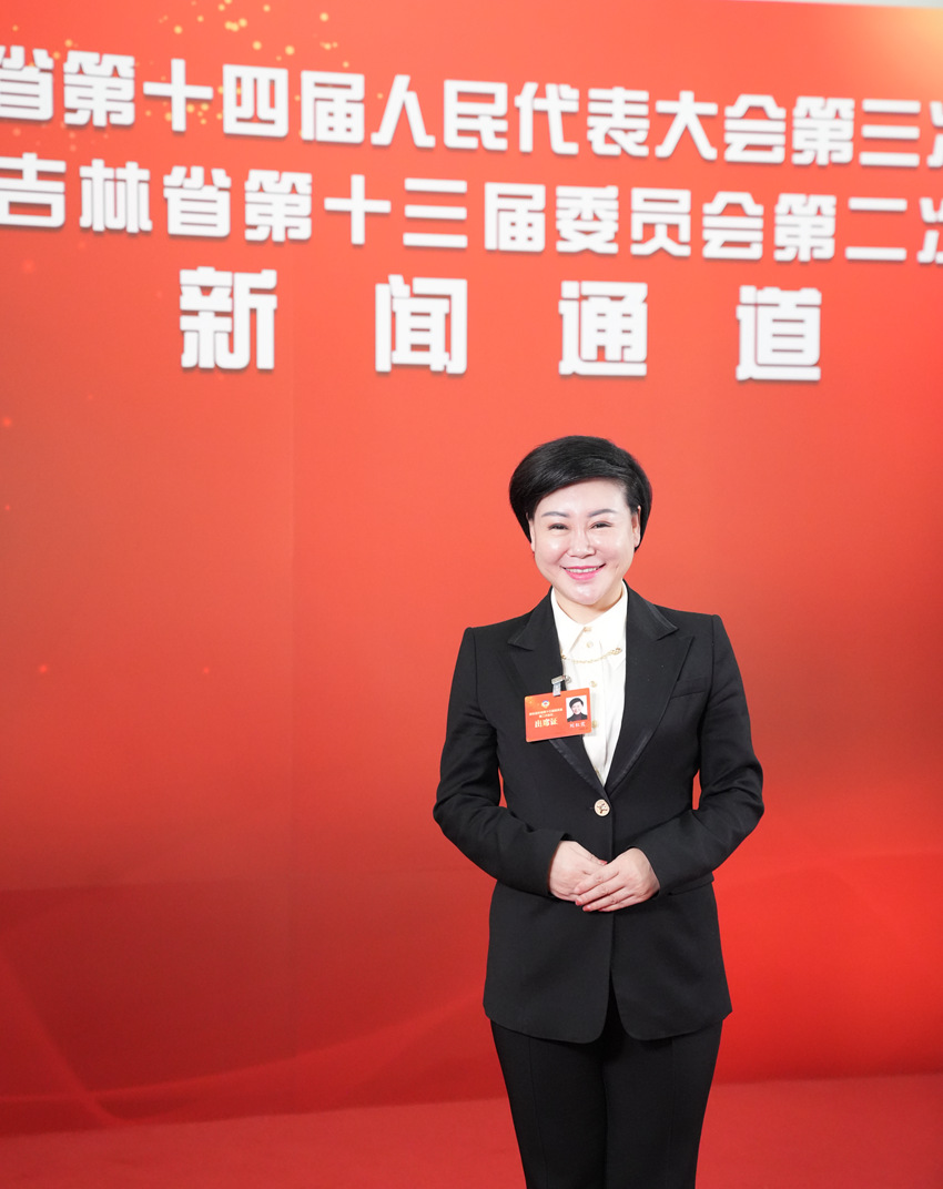 吉林省政協委員，中儲糧管理集團公司吉林分公司黨委書記、總經理劉紅霞。人民網記者 李洋攝