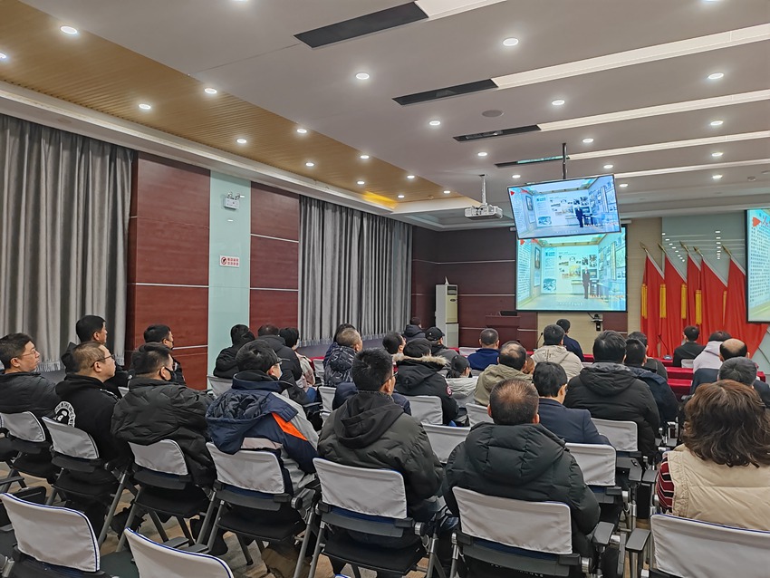 中國電信股份有限公司吉林分公司組織黨員干部員工觀看思政課直播。