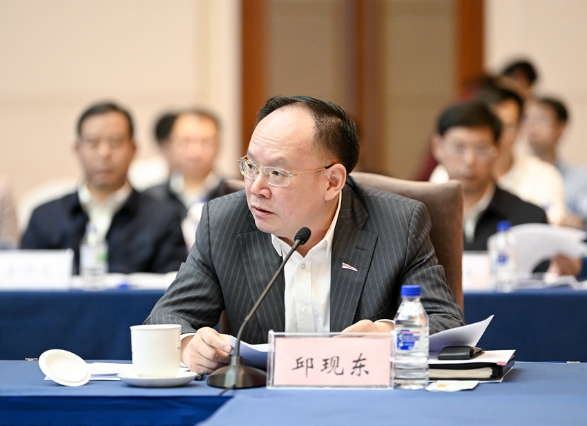 中國一汽董事長、黨委書記邱現東作為企業家代表進行交流發言。