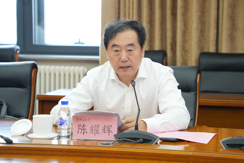 吉林省科協黨組書記、副主席陳耀輝致辭。（吉林省科協供圖）
