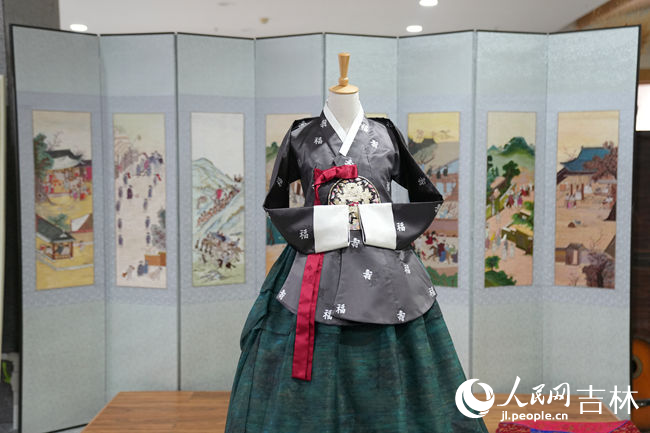 朝鮮族傳統服飾展示。人民網記者 李洋攝