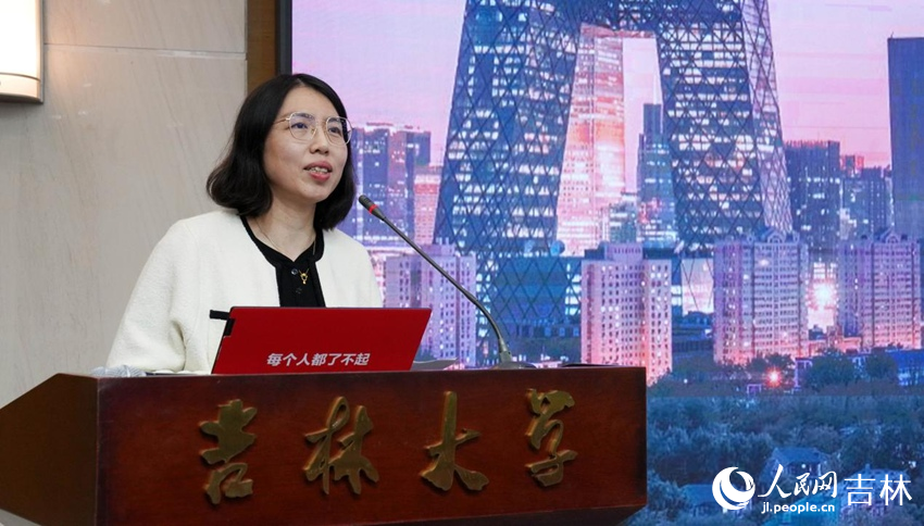 人民網總編室主任姚奕作分享。人民網記者 李成偉攝