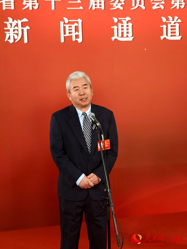 吉林省政協委員、長春中醫藥大學吉林省人參科學研究院研究員趙大慶。人民網記者 關思聰攝