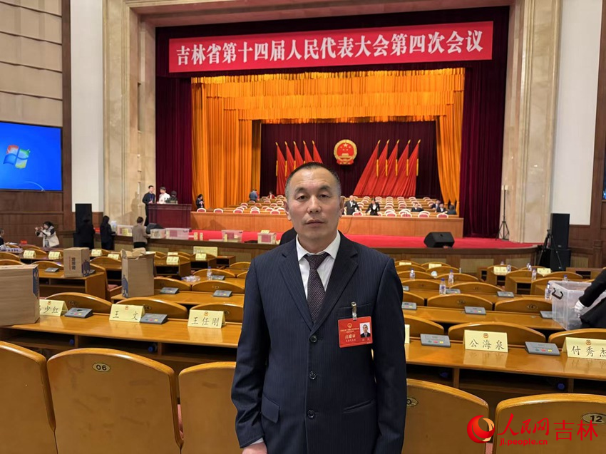 吉林省人大代表、榆樹市大坡鎮孫老樂種植家庭農場負責人孫民。人民網記者 李思玥攝