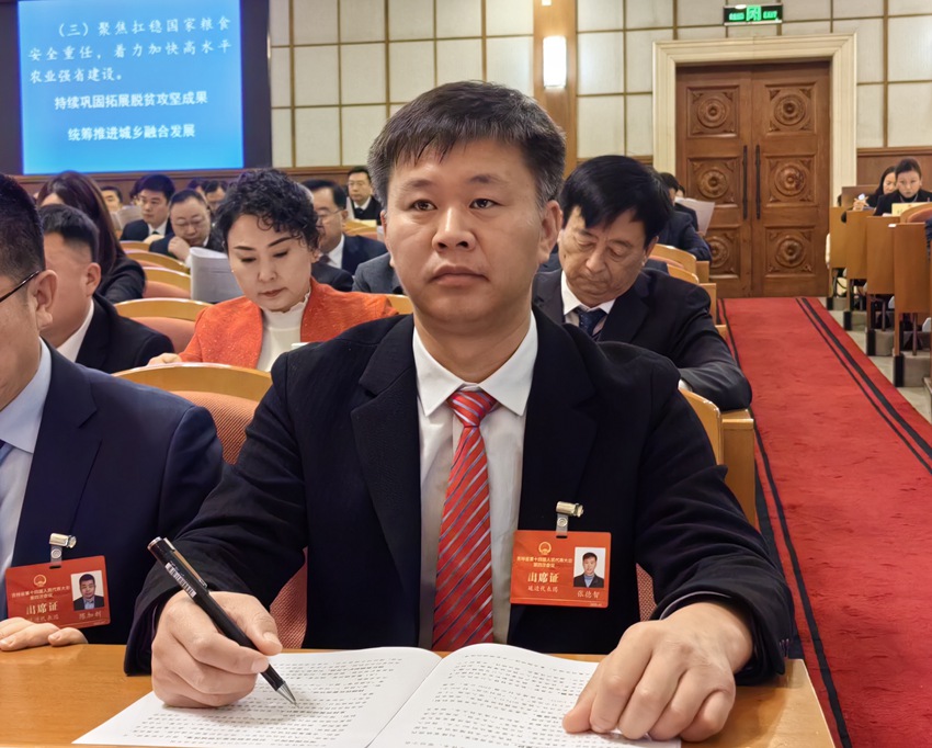 吉林省人大代表，北茶（吉林）農業發展有限公司黨支部書記、董事長張德智。（受訪者供圖）