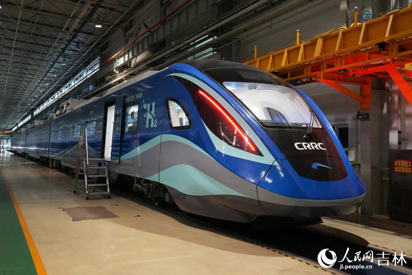 由中車長客研制的我國首列氫能源市域列車。人民網記者李洋攝