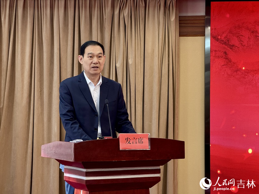 吉林省退役軍人事務廳副廳長王繼才發言。人民網記者 李思玥攝