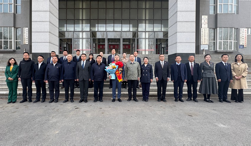 長春科技學院舉行劉洋教授榮歸校園歡迎儀式。人民網記者 李思玥攝