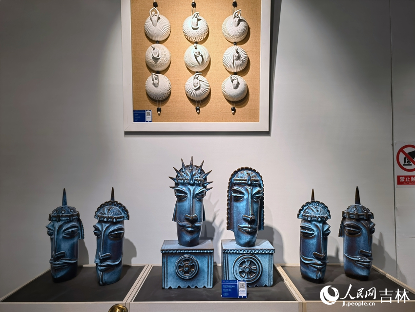 長春國際陶瓷藝術館館藏作品。人民網記者 馬俊華攝