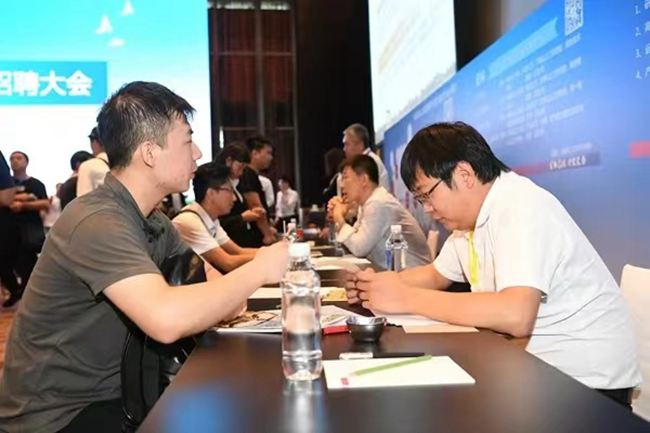 光電產業人才招聘會。人民網記者 李洋攝