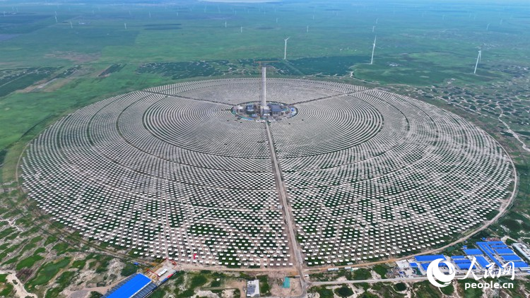 吉西基地魯固直流140萬千瓦外送項目1單元光熱100MW工程正加緊施工。人民網記者 李洋攝