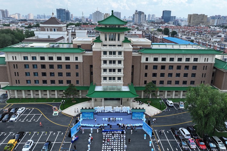 長春城市文旅微短劇《云上天藍》新聞發布會1日在長春歷史文化博物館舉行。