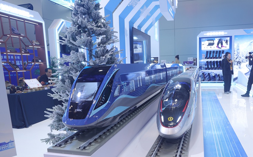 CR400BF-Z復興號智能動車組、中國首列時速160公里氫能源市域列車模型