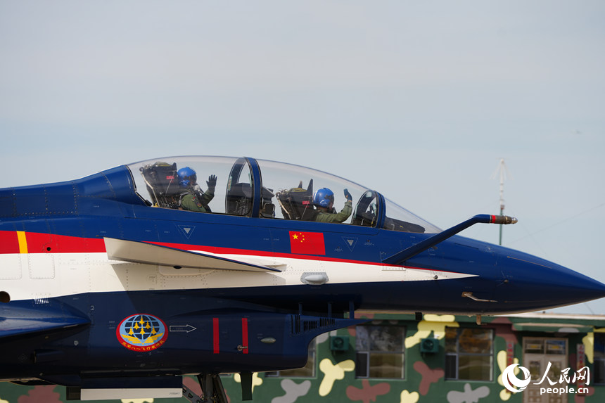2025年空軍航空開放活動和長春航空展迎來首個公眾日。人民網記者 李洋攝