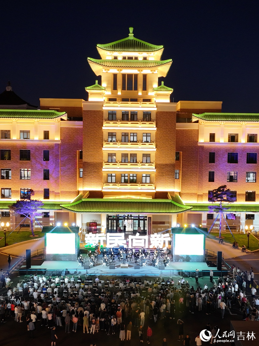 長春歷史文化博物館前音樂會表演。人民網記者 李洋攝
