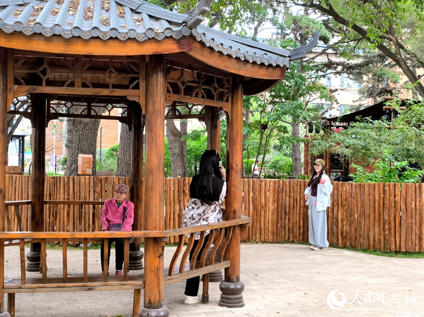 新民大街口袋公園。人民網記者 馬俊華攝