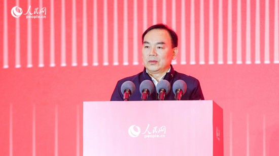 中央網信辦網絡社會工作局副局長石現升致辭。人民網記者 李洋攝